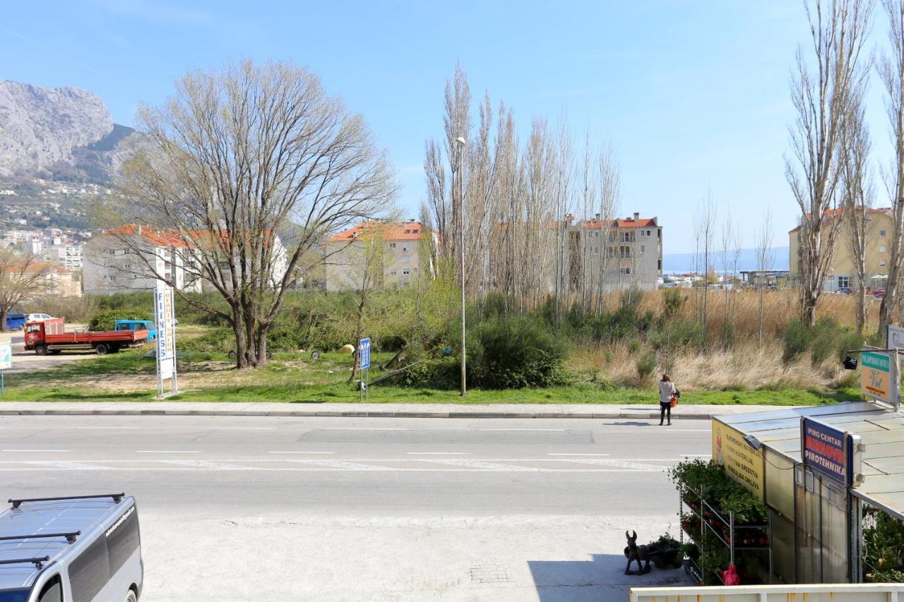 Apartments With A Parking Space Omis - 10362 Eksteriør bilde
